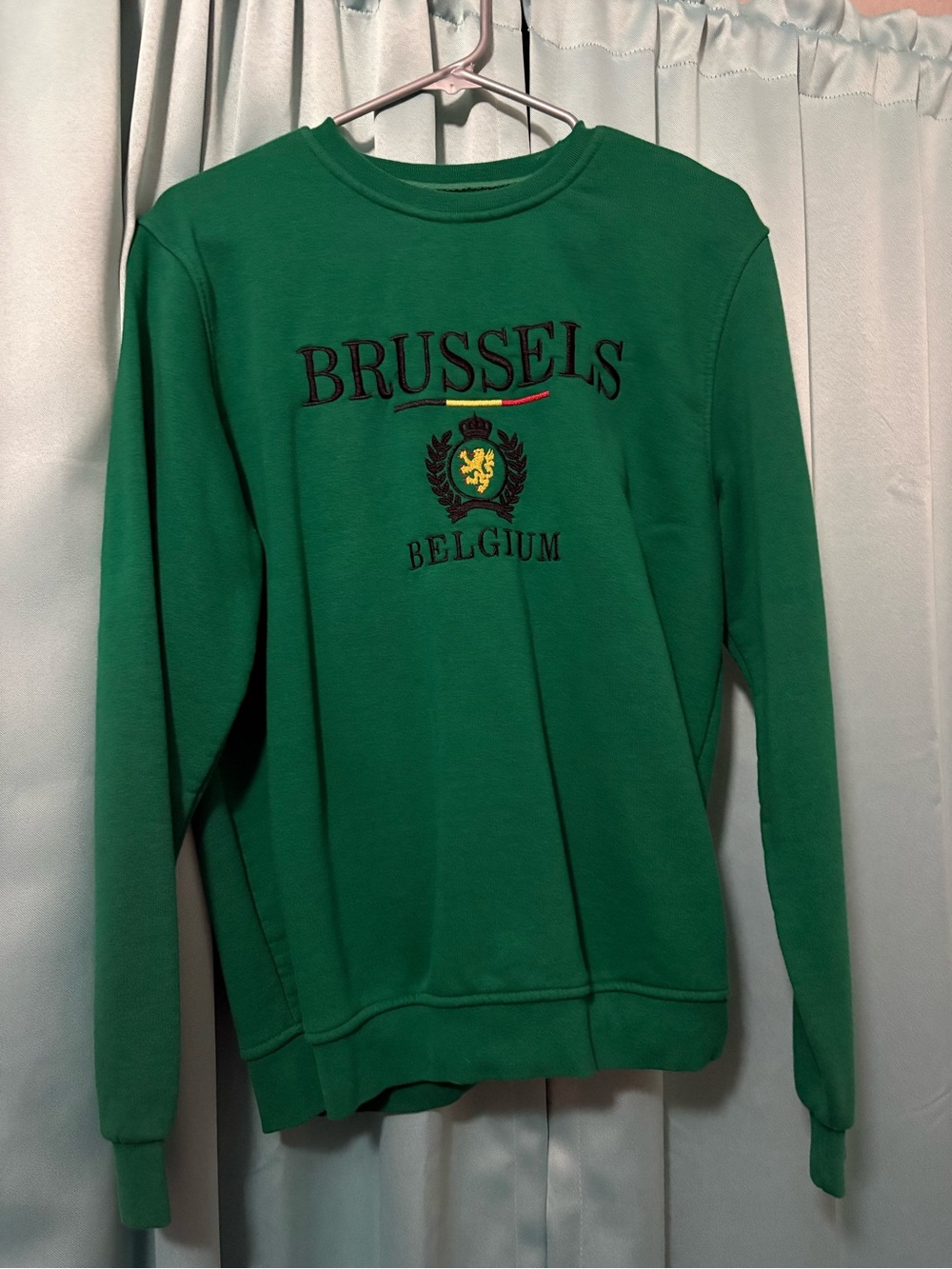 Brussels Belgium Embroidered Green Crewneck Sweatshirt